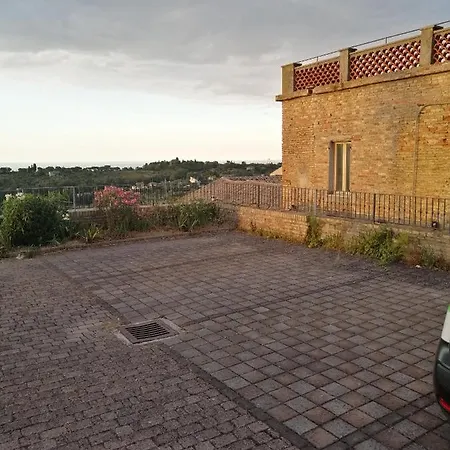 Belvedere House Civitanova Alta